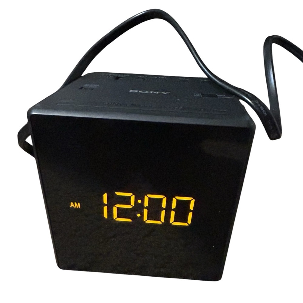 Tech Bundle Sony Alarm Clock UV Sanitizer SanDisk USB New - Picture 7 of 11